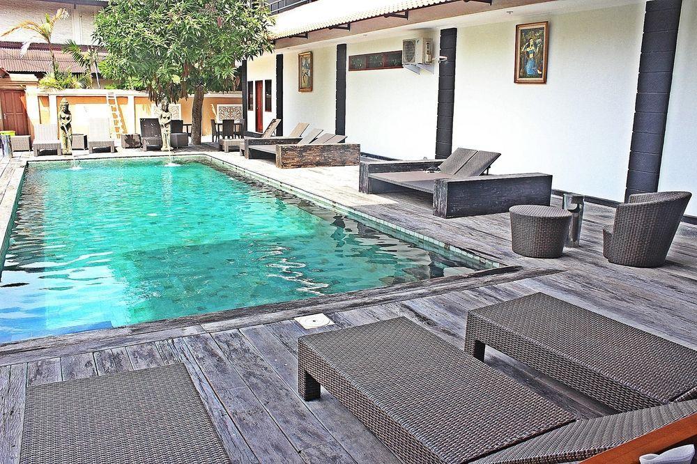 Mirah Hostel Legian Exterior foto